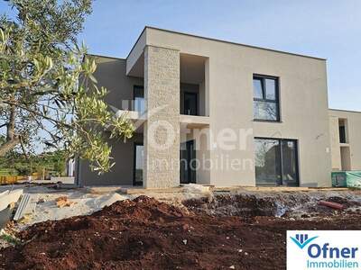 Haus kaufen in 52440 Porec (Bild 1)