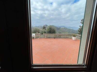 Haus mit Garten kaufen in 590152 Carmignano (Bild 2)