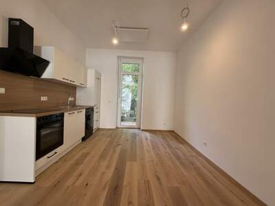 Altbauwohnung mit Balkon mieten in 8020 Graz (Bild 4)