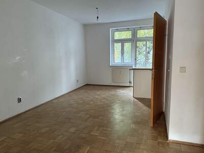 Altbauwohnung mit Balkon mieten in 8020 Graz (Bild 3)