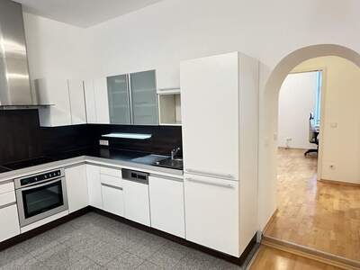 Altbauwohnung kaufen in 1180 Wien (Bild 2)