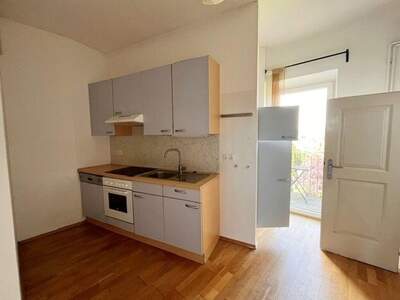 Altbauwohnung mit Balkon mieten in 8010 Graz (Bild 4)
