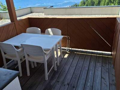 Wohnung mit Balkon kaufen in 9521 Treffen