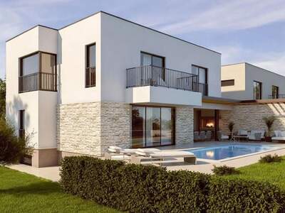 Haus kaufen in 52440 Porec (Bild 1)