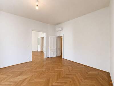 Altbauwohnung mit Balkon mieten in 1090 Wien (Bild 3)