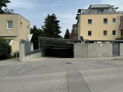 Halle / Lager / Produktion mieten in 2500 Baden (Bild 1)