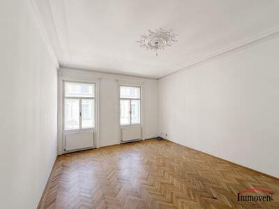 Altbauwohnung mit Balkon mieten in 1010 Wien (Bild 1)