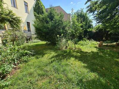 Altbauwohnung mit Balkon kaufen in 1130 Wien (Bild 3)