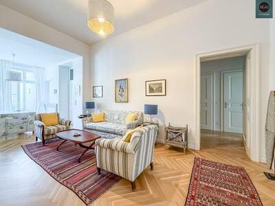 Altbauwohnung mit Balkon mieten in 1130 Wien