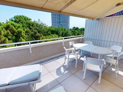 Wohnung mit Balkon kaufen in 33054 Lignano Sabbiadoro (Bild 1)