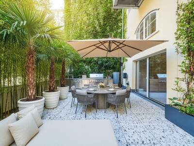 Altbauwohnung mit Balkon kaufen in 1040 Wien (Bild 1)