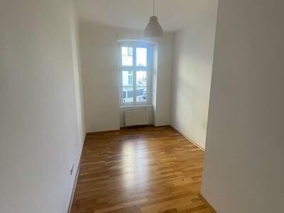 Altbauwohnung mieten in 1800 Wien