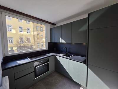 Altbauwohnung mit Balkon mieten in 8020 Graz (Bild 1)