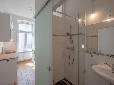 Altbauwohnung kaufen in 1120 Wien (Bild 2)