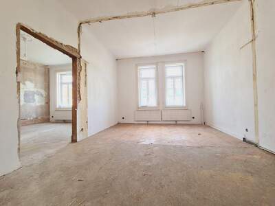 Altbauwohnung mit Balkon kaufen in 1130 Wien (Bild 3)