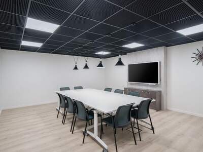 Office / Business provisionsfrei mieten in 6060 Tirol