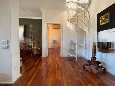 Wohnung mit Balkon kaufen in 20149 Milano (Bild 3)