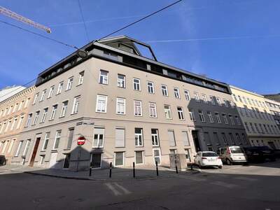 Altbauwohnung mit Balkon kaufen in 1150 Wien (Bild 1)