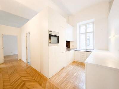 Altbauwohnung mit Balkon mieten in 1070 Wien (Bild 5)