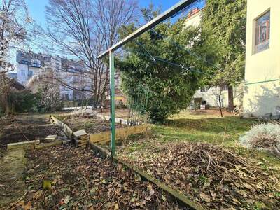 Altbauwohnung mit Balkon kaufen in 1130 Wien (Bild 3)