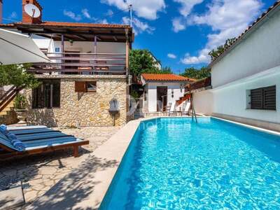 Haus kaufen in 51516 Vrbnik (Bild 1)