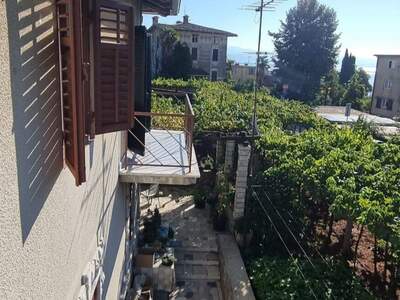 Altbauwohnung mit Balkon kaufen in 51415 Lovran (Bild 1)