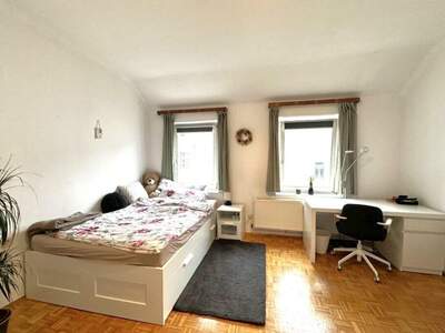 Altbauwohnung mit Balkon kaufen in 8010 Graz (Bild 1)