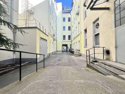 Altbauwohnung kaufen in 1070 Wien (Bild 2)