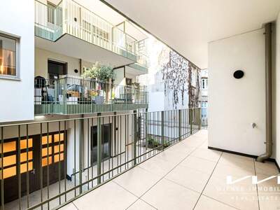 Altbauwohnung mit Balkon kaufen in 1040 Wien (Bild 1)
