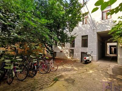 Altbauwohnung kaufen in 1170 Wien (Bild 2)