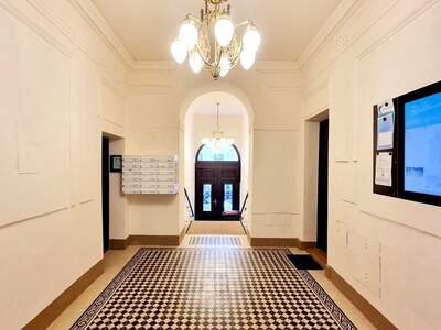 Altbauwohnung kaufen in 1180 Wien (Bild 2)