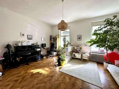 Altbauwohnung mit Balkon mieten in 8010 Graz (Bild 2)