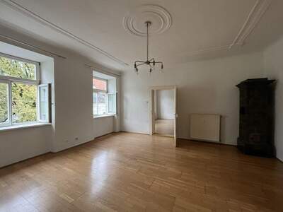 Altbauwohnung mit Balkon mieten in 8020 Graz (Bild 1)