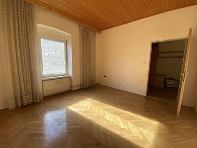 Altbauwohnung mit Balkon kaufen in 8020 Graz (Bild 3)