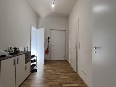 Altbauwohnung mit Balkon mieten in 8020 Graz (Bild 2)