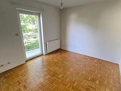 Altbauwohnung mit Balkon mieten in 8042 Graz (Bild 3)