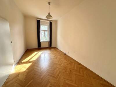 Altbauwohnung mit Balkon mieten in 8010 Graz (Bild 4)