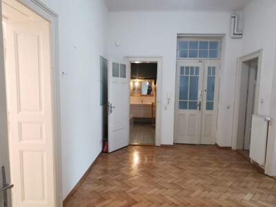 Altbauwohnung mit Balkon mieten in 8010 Graz (Bild 4)