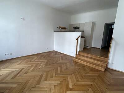 Altbauwohnung mit Balkon kaufen in 8020 Graz (Bild 2)