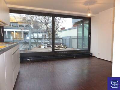 Altbauwohnung mit Balkon mieten in 1070 Wien (Bild 1)