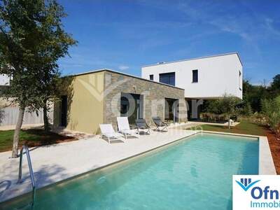 Haus kaufen in 52440 Porec (Bild 1)