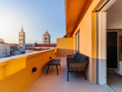 Wohnung mit Balkon kaufen in 23000 Zadar (Bild 5)