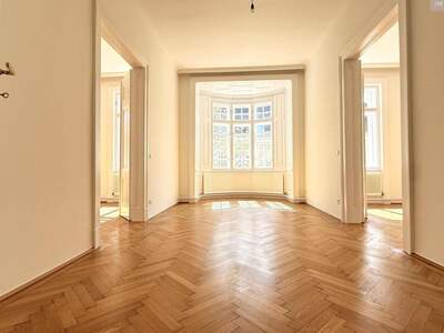 Altbauwohnung mit Balkon mieten in 1040 Wien (Bild 2)