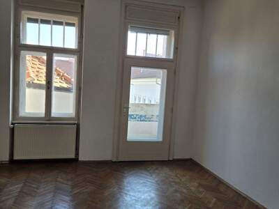 Altbauwohnung mit Balkon mieten in 8010 Graz (Bild 4)