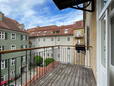 Altbauwohnung mit Balkon mieten in 8010 Graz (Bild 1)