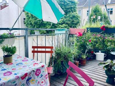 Altbauwohnung mit Balkon mieten in 1150 Wien