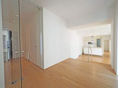 Altbauwohnung mit Balkon mieten in 1070 Wien (Bild 3)