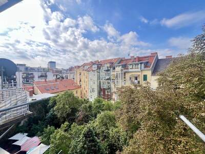 Altbauwohnung mit Balkon mieten in 8010 Graz (Bild 1)