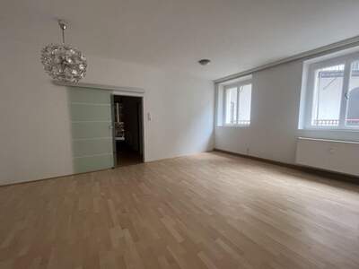 Altbauwohnung mit Balkon mieten in 8020 Graz (Bild 1)