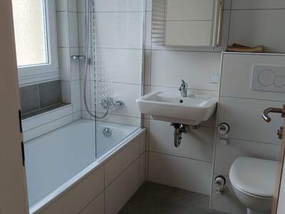 Altbauwohnung mit Balkon mieten in 5020 Salzburg (Bild 2)